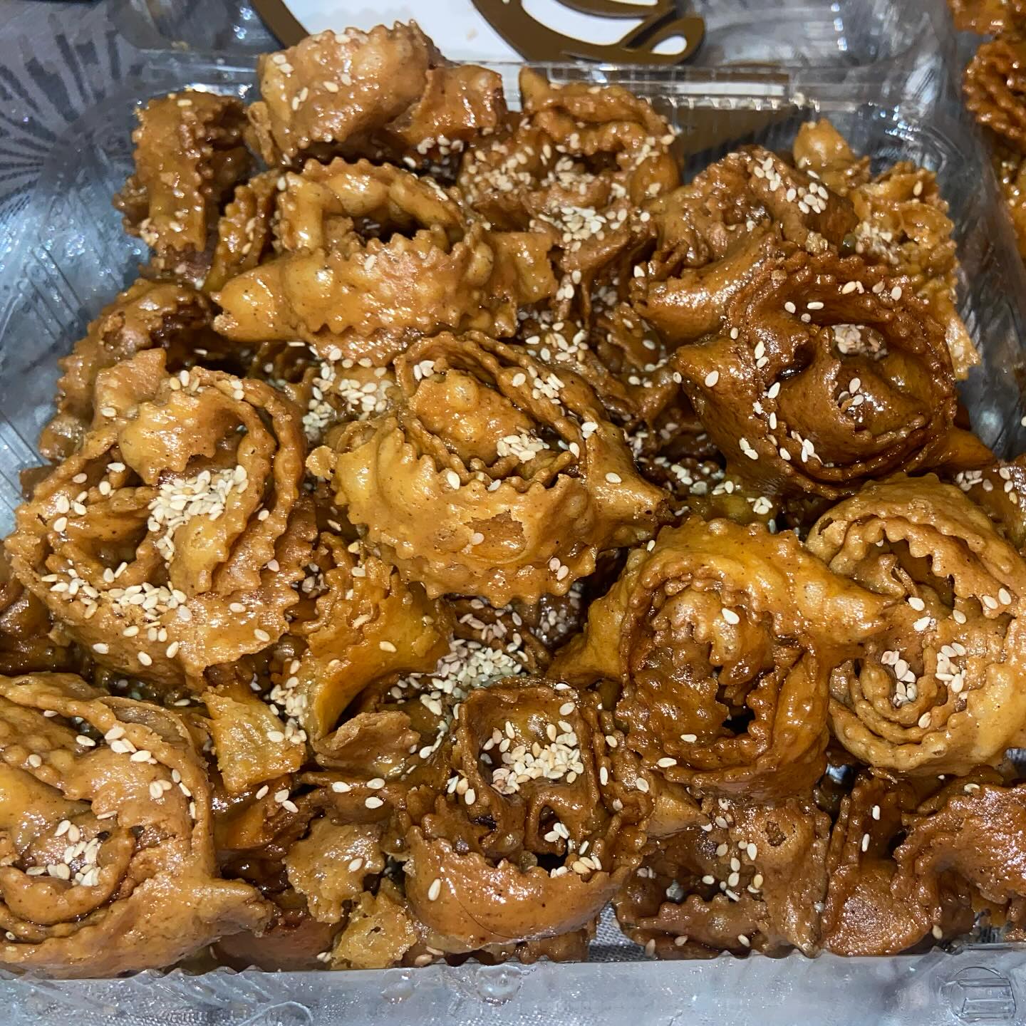 Chabakia, pâtisserie traditionnelle au miel et graines de sésame